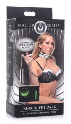 Master Series Kink In The Dark - Glow In De Dark Halsband Met Riem 7 Master Series Kink In The Dark - Glow In De Dark Halsband Met Riem -Seksspeeltjeswinkel AG640 4
